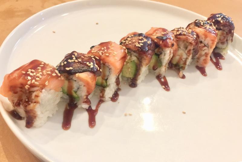 Sushi Tong Special Roll